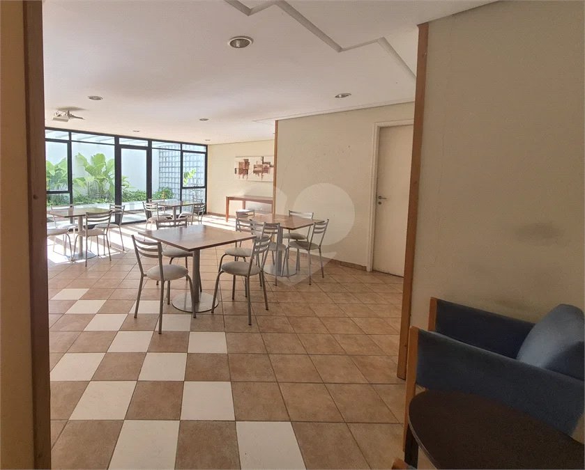 Apartamento 2 quartos, sacada e vaga em Santa Cecília