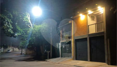 Sobrado à venda com 3 quartos, sendo 2 suítes, em Jardim Alvinópolis, Atibaia, SP