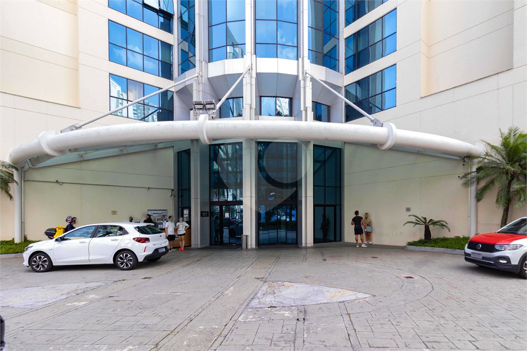 Flat à venda com 1 suíte em Indianópolis, São Paulo, SP