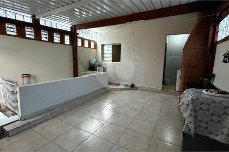 Sobrado à venda com 3 quartos, sendo 2 suítes, em Cidade São Francisco, São Paulo, SP