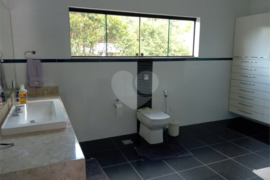 Sobrado à venda ou para alugar com 4 quartos, sendo 2 suítes, em Serra da Cantareira, Mairiporã, SP