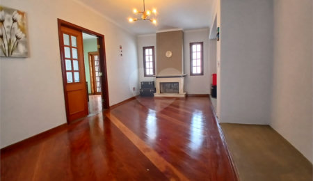 Casa à venda com 5 quartos, sendo 3 suítes,  em Vila Santista, Atibaia, SP