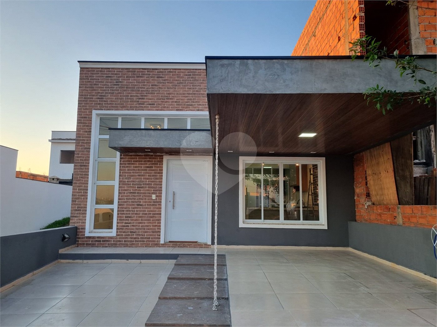 Casa à venda com 3 quartos, sendo 1 suíte, no condomínio Horto Florestal Villagio, Sorocaba - SP