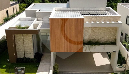 Casa à venda com 4 suítes no condomínio Villa dos Pinheiros, Indaiatuba - SP