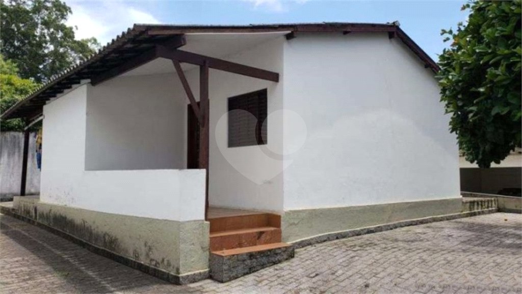 Casa à venda com 4 quartos, sendo 2 suítes, em Horto, São Paulo, SP