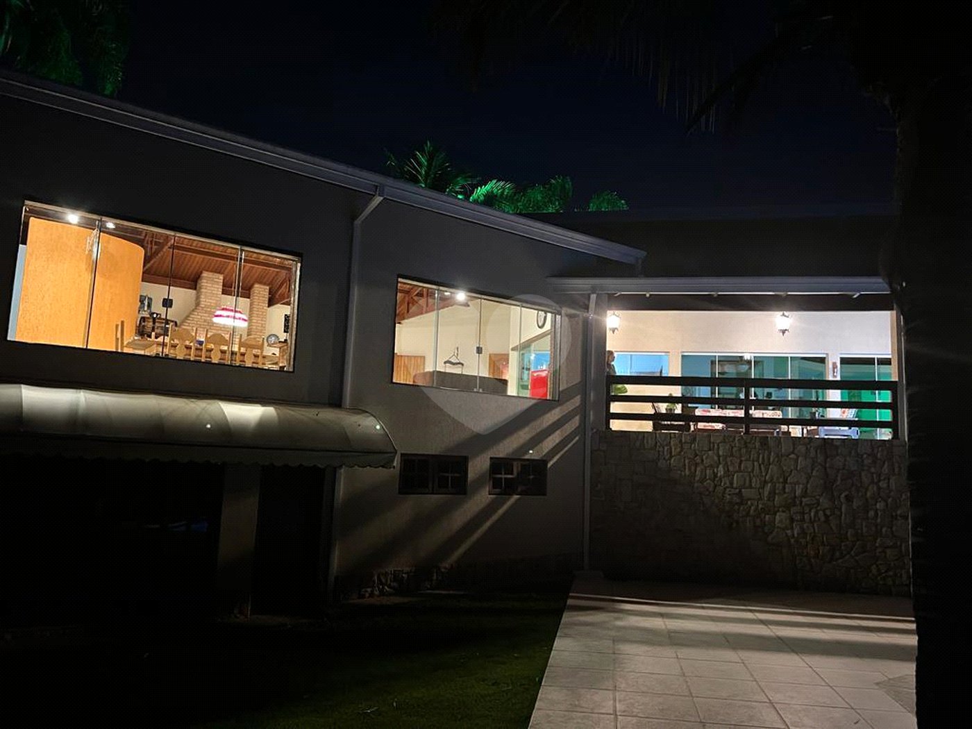 Casa à venda com 4 suítes no Centro, Guararema, SP