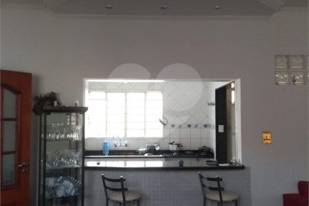 Sobrado à venda com 3 quartos, sendo 2 suítes, no Centro, Araraquara, SP