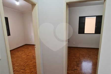 Apartamento à venda de 2 dormitórios no Edifício São José, Araraquara