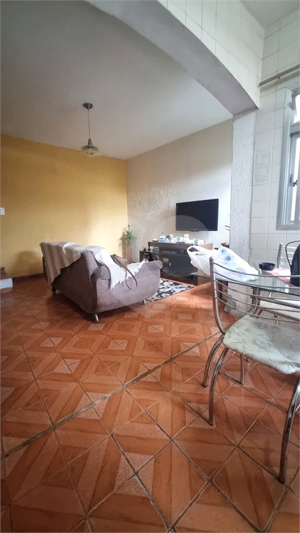 Sobrado à venda com 2 quartos, sendo 1 suíte, em Tremembé, São Paulo, SP