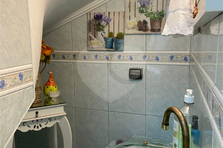 Sobrado à venda com 4 quartos, sendo 1 suíte, em Tremembé, São Paulo, SP
