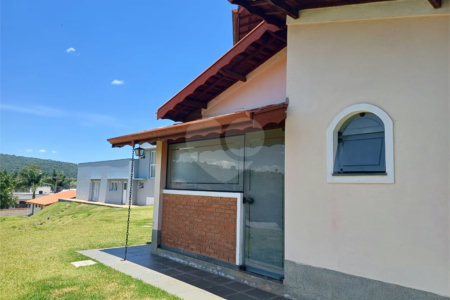 Casa à venda com 3 quartos, sendo 1 suíte, em Alpes D'ouro, Bom Jesus dos Perdões, SP