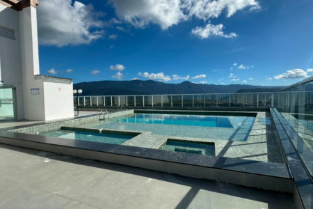 Apartamento à venda com 1 suíte em Caiçara, Praia Grande, SP