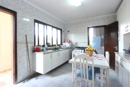 Casa Térrea à venda com 3 quartos, sendo 1 suíte, em Vila Alpina, São Paulo, SP