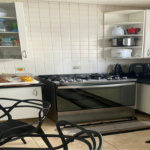 Casa à venda com 5 quartos, sendo 4 suítes,  no condomínio Terras de Santa Clara, Jacareí - SP