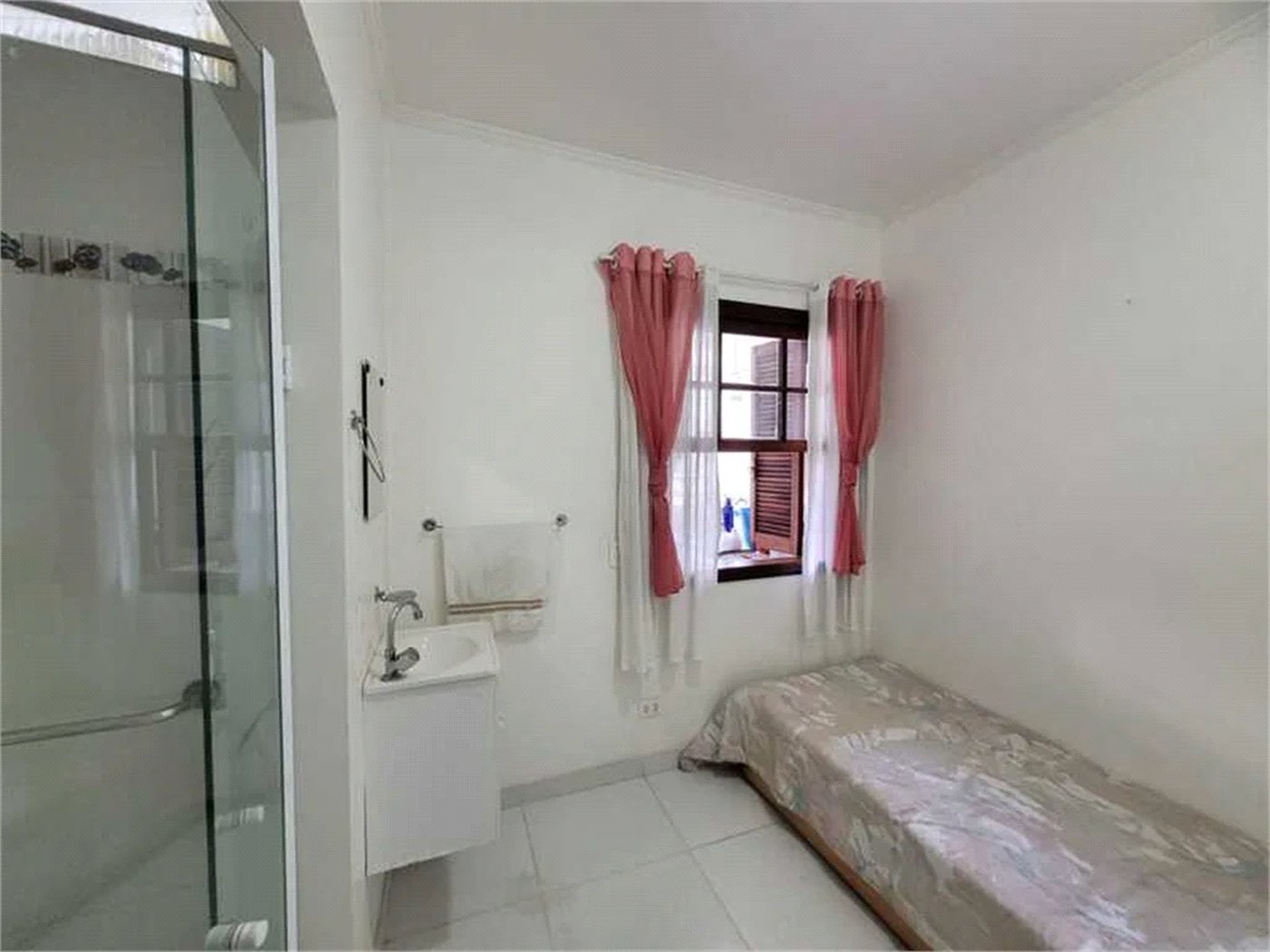 Sobrado à venda com 6 quartos, sendo 2 suítes, em Vila Romana, São Paulo, SP