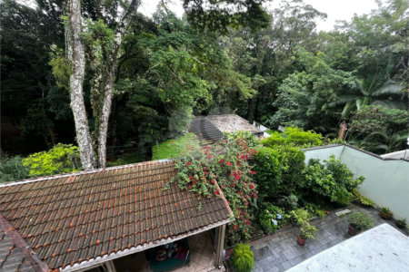 Sobrado à venda com 4 quartos, sendo 1 suíte, em Chácara Monte Alegre, São Paulo, SP