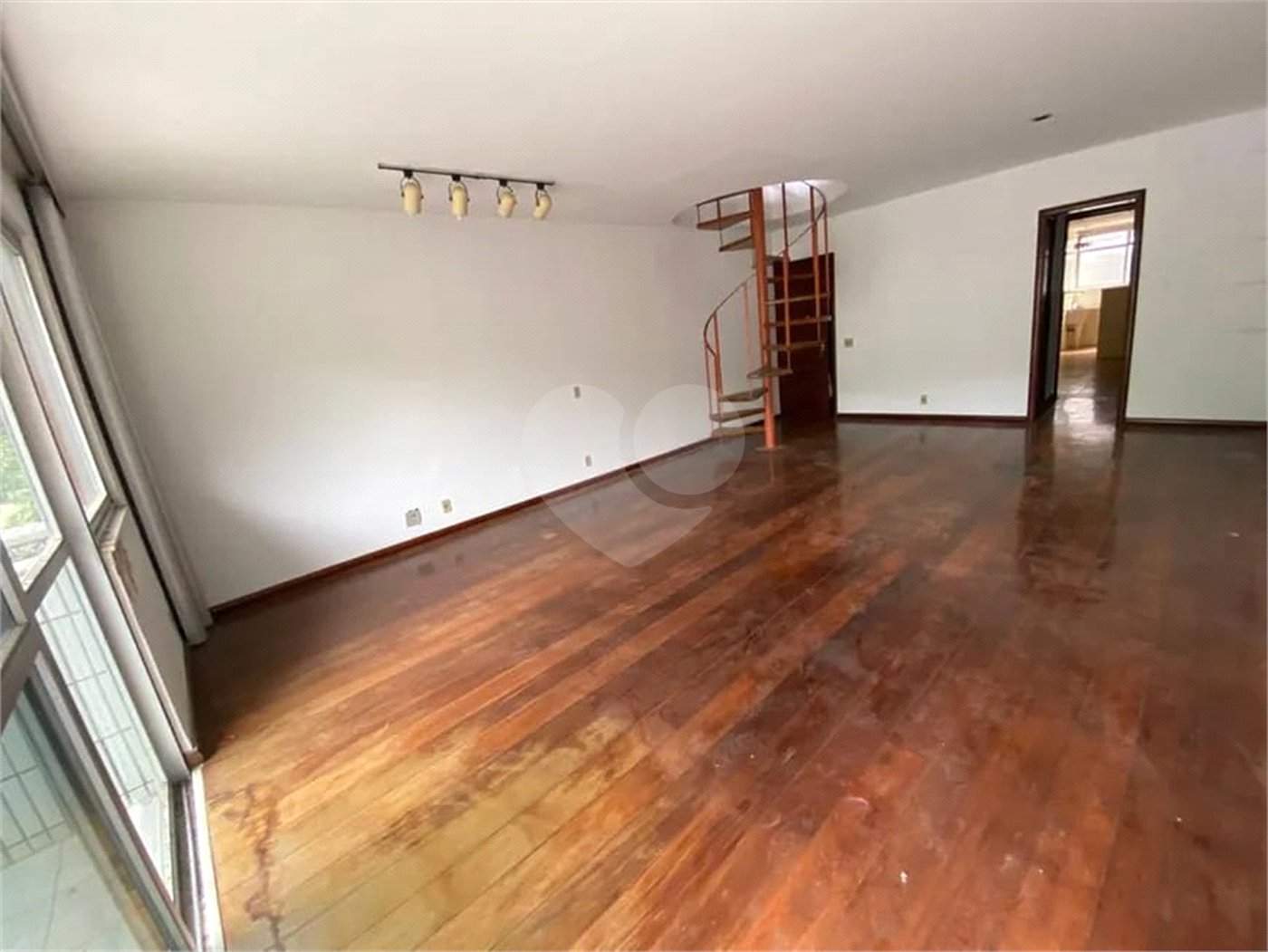Cobertura à venda com 4 quartos, sendo 1 suíte, em Cosme Velho, Rio de Janeiro, RJ