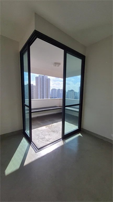 Apartamento à venda ou para alugar com 3 quartos, sendo 2 suítes, em Vila Romana, São Paulo, SP