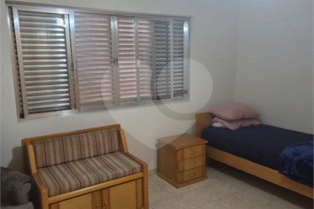 Sobrado à venda com 4 quartos, sendo 1 suíte, em Vila Graciosa, São Paulo, SP