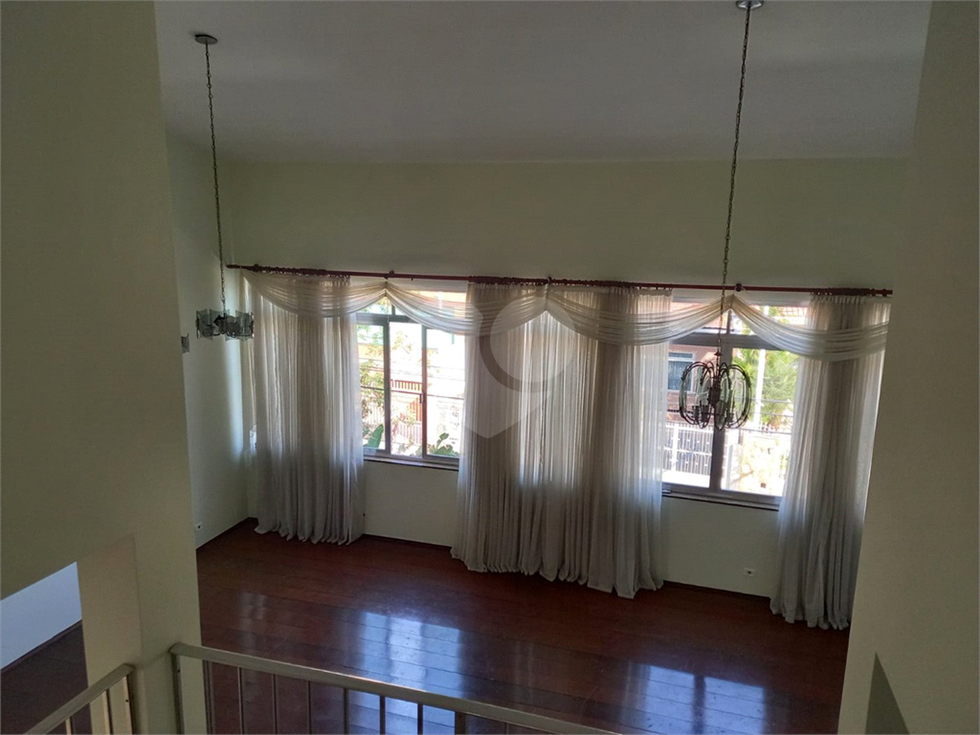Sobrado à venda com 5 quartos, sendo 2 suítes,  em Tremembé, São Paulo, SP