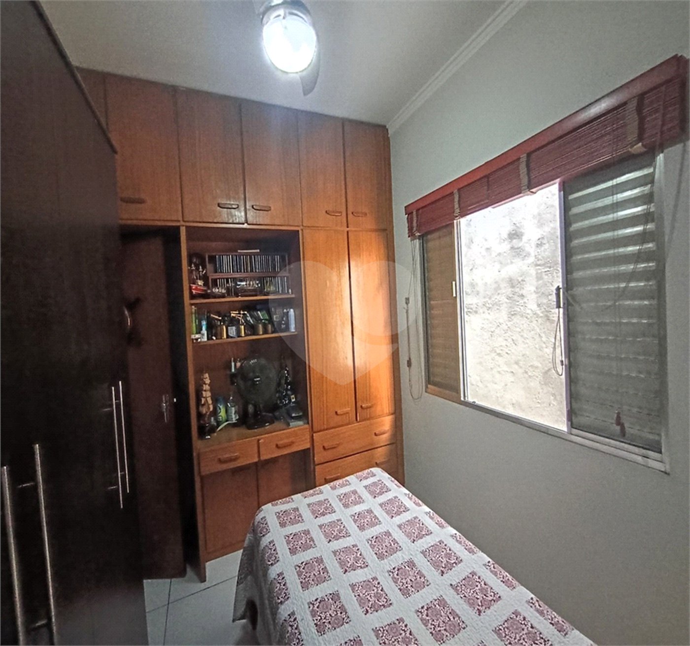 Casa Térrea à venda com 5 quartos, sendo 1 suíte, em Chora Menino, São Paulo, SP