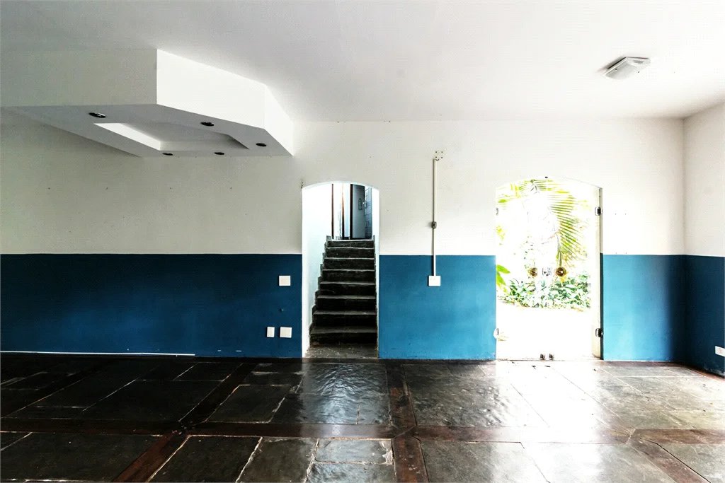 Casa à venda com 4 quartos, sendo 1 suíte,  em Jardim das Bandeiras, São Paulo, SP