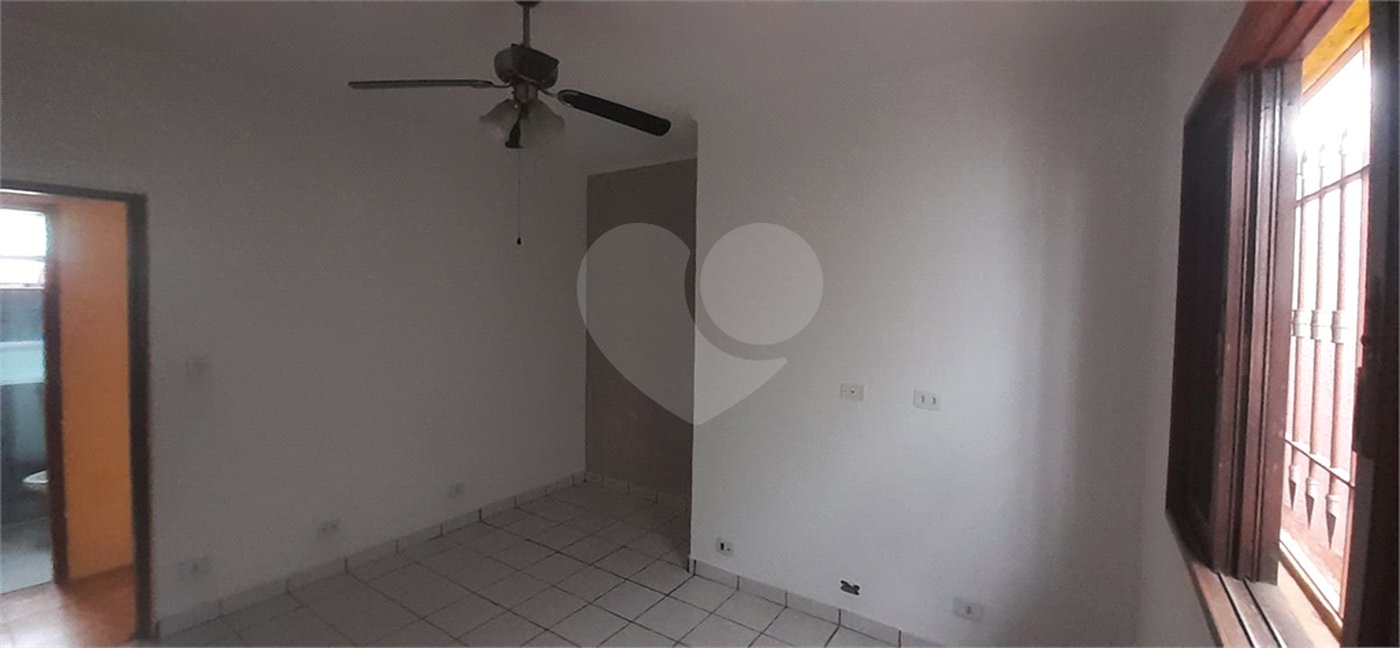 Casa à venda com 3 quartos, sendo 1 suíte, em Vila Gustavo, São Paulo, SP