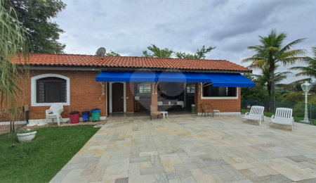 Casa à venda com 3 quartos, sendo 1 suíte,  no condomínio Residencial Vale das Laranjeiras, Indaiatuba - SP