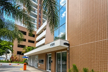 Apartamento reformado de 92 m² no Baeta Neves, com 2 dormitórios, 1 suíte, sala ampliada, área gourmet, 2 vagas, planejados e lazer completo.