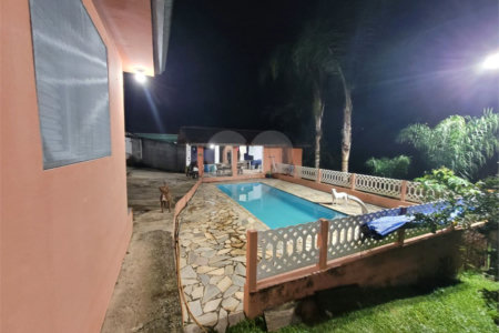 Chácara à venda com 3 quartos, sendo 1 suíte,  em Jardim Imperial, Atibaia, SP