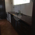 Casa à venda com 3 quartos, sendo 1 suíte, no condomínio Lago Azul, Araçoiaba da Serra - SP
