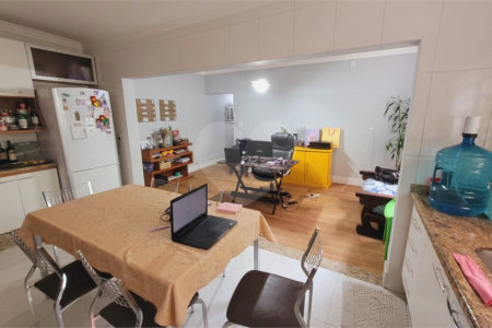 Casa à venda com 4 quartos, sendo 1 suíte, em Vila Matilde, São Paulo, SP