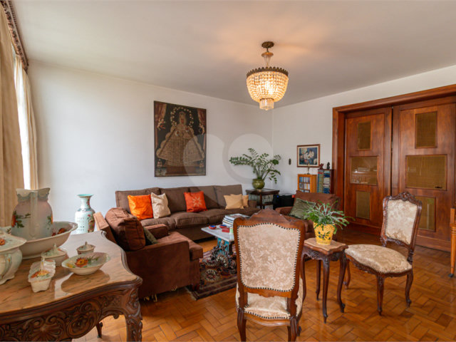 Apartamento à venda com 3 quartos, sendo 1 suíte,  em Jardim Paulista, São Paulo, SP