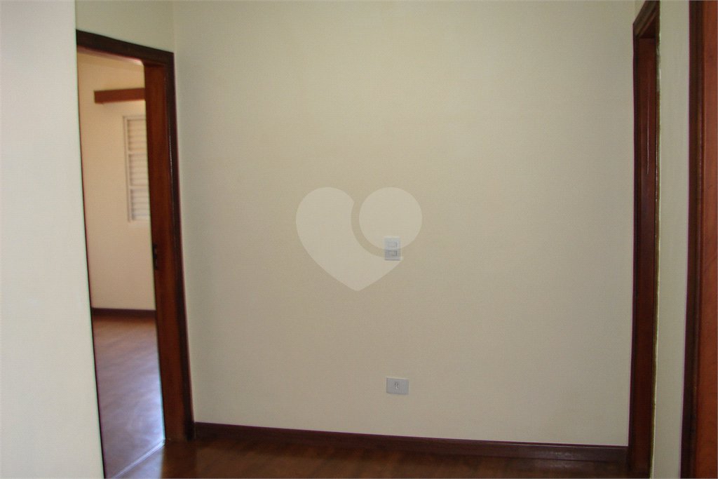 Casa à venda com 3 quartos, sendo 1 suíte, no condomínio Estância Marambaia, Vinhedo - SP