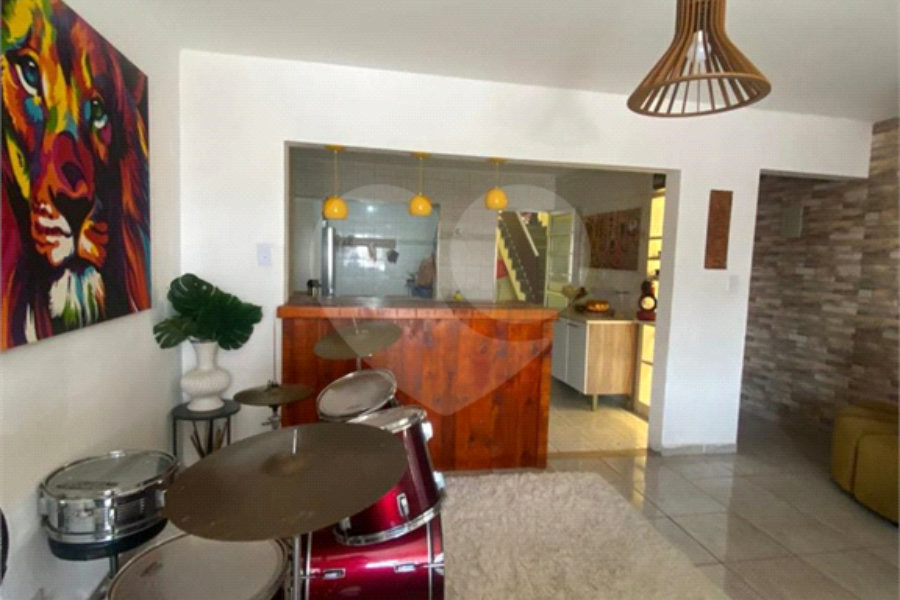 Sobrado à venda com 3 quartos, sendo 1 suíte, em Vila Nova Cachoeirinha, São Paulo, SP