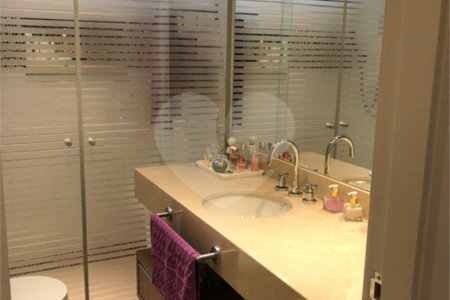 Apartamento à venda com 4 quartos, sendo 3 suítes, em Alto da Boa Vista, São Paulo, SP