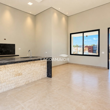 Casa à venda com 3 quartos, sendo 1 suíte, no condomínio Terra Ville, Três Lagoas - MS