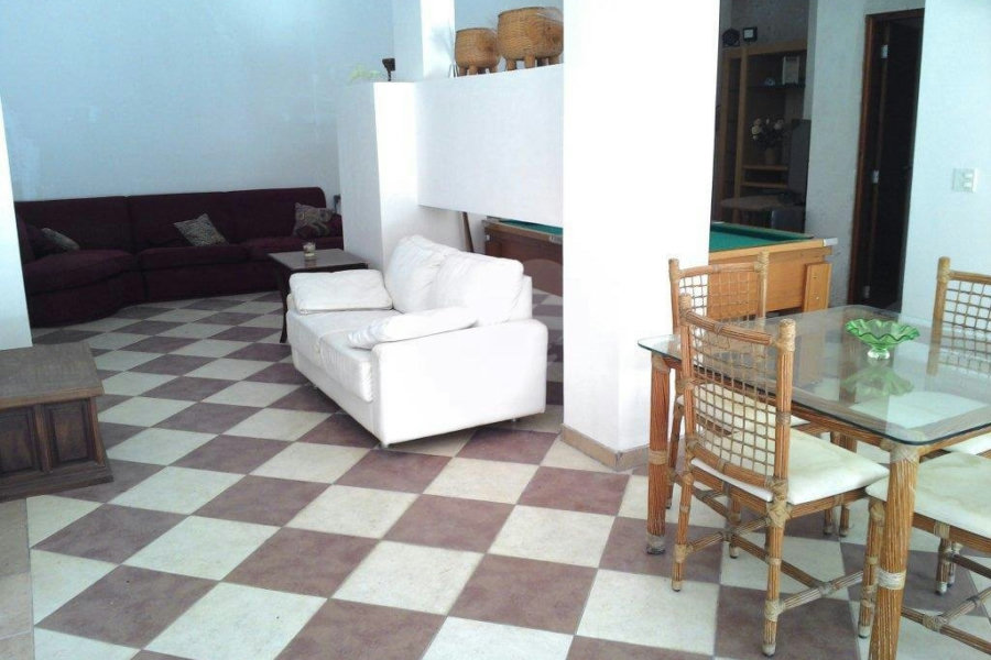 Casa à venda com 4 quartos, sendo 2 suítes,  em Horto, São Paulo, SP