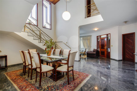 Casa à venda com 4 quartos, sendo 3 suítes, em City América, São Paulo, SP