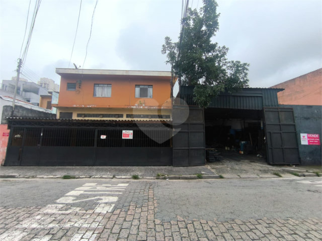 Sobrado à venda com 5 quartos, sendo 2 suítes,  em Vila Sônia, São Paulo, SP