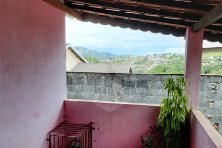 Casa à venda com 3 quartos, sendo 1 suíte, em Vila Santa Helena, Atibaia, SP