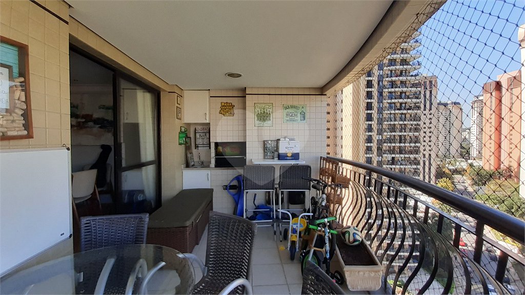 Apartamento à venda com 3 quartos, sendo 2 suítes, em Alto da Boa Vista, São Paulo, SP