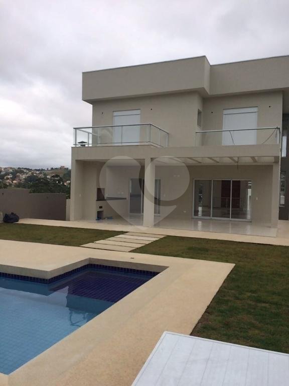 Casa à venda com 4 suítes no condomínio Santa Maria, Cotia - SP
