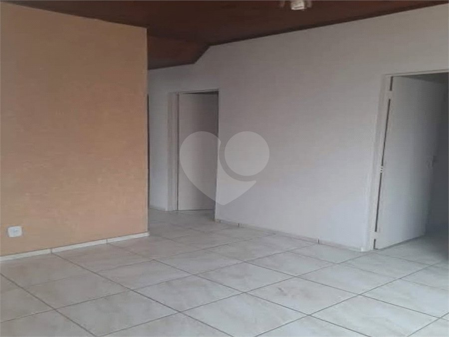 CASA À VENDA – BAIRRO SANTA FELÍCIA