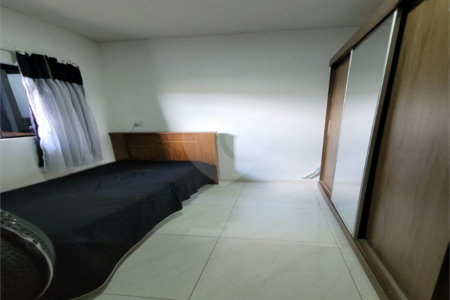 Sobrado à venda com 3 quartos em Cidade Aracy, São Carlos, SP