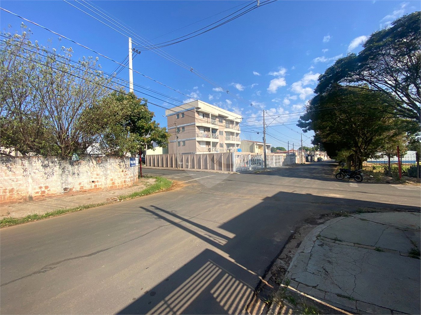 Terreno com 150,00 m² de área .