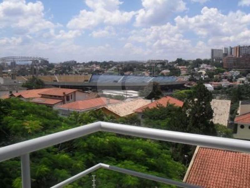 Sobrado à venda com 3 suítes em Jardim Leonor, São Paulo, SP