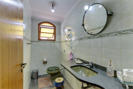 Casa à venda com 3 quartos, sendo 1 suíte, em Alto da Boa Vista, São Paulo, SP