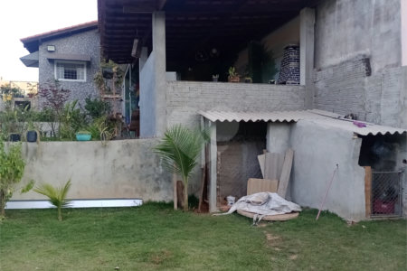 Chácara à venda com 5 quartos, sendo 1 suíte, em Jardim Marabá, Itapetininga, SP