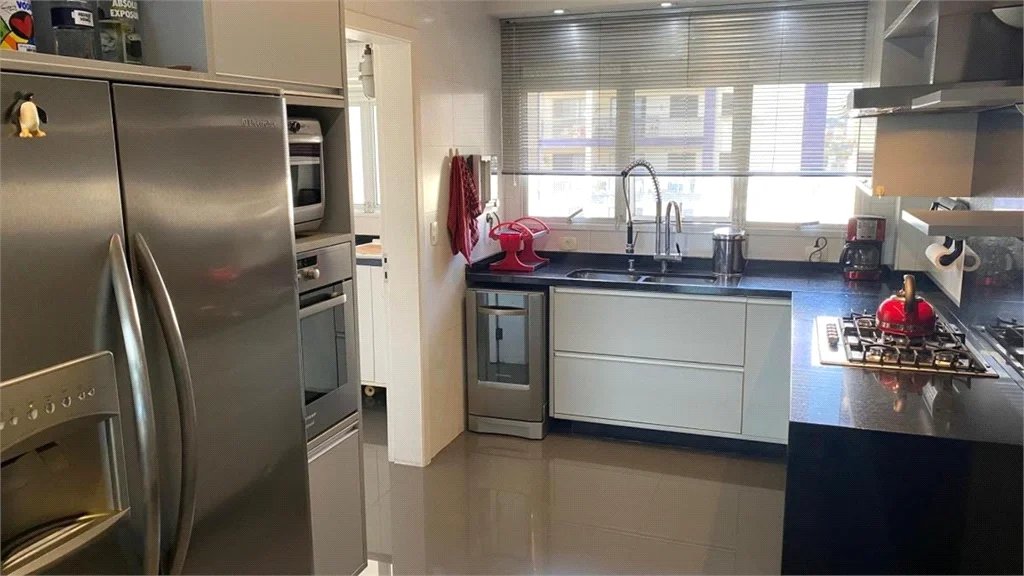 Apartamento à venda com 3 suítes em Vila Romana, São Paulo, SP